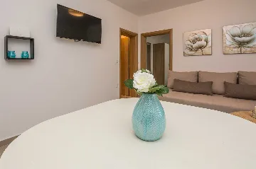 Vir Apartment for 2–4 Guests Near Soldatica Beach