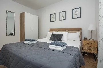 Vir Apartment for 2–4 Guests Near Soldatica Beach