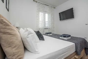 Vir Apartment for 2–4 Guests Near Soldatica Beach