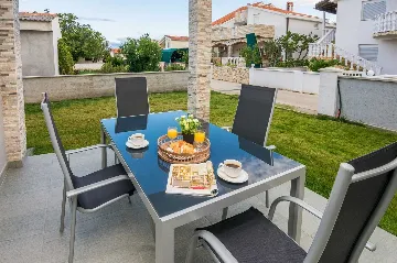 Vir Apartment for 2–4 Guests Near Soldatica Beach