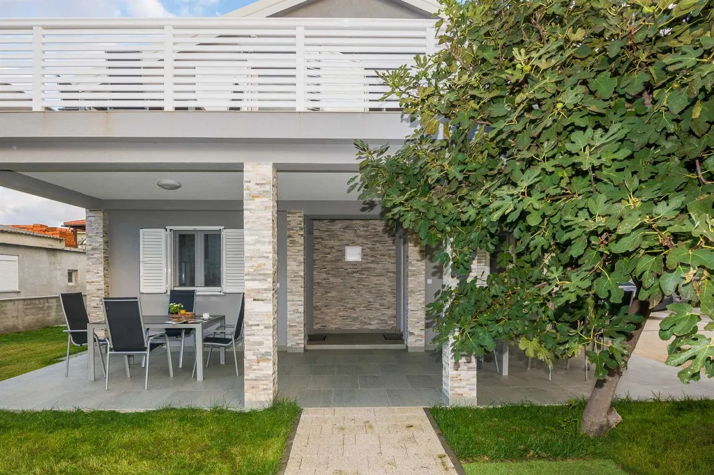 Vir Apartment for 2–4 Guests Near Soldatica Beach