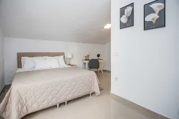 Vir Apartment for 2–4 Guests Near Soldatica Beach