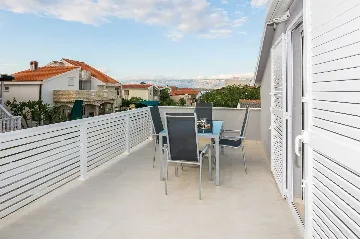 Vir Apartment for 2–4 Guests Near Soldatica Beach