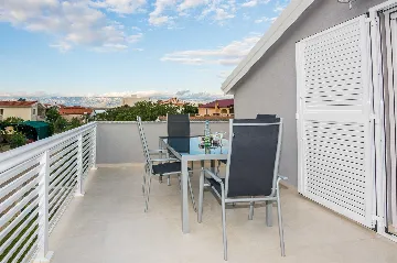 Vir Apartment for 2–4 Guests Near Soldatica Beach