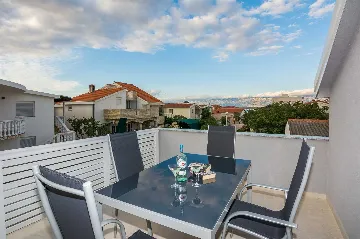 Vir Apartment for 2–4 Guests Near Soldatica Beach