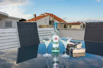 Vir Apartment for 2–4 Guests Near Soldatica Beach