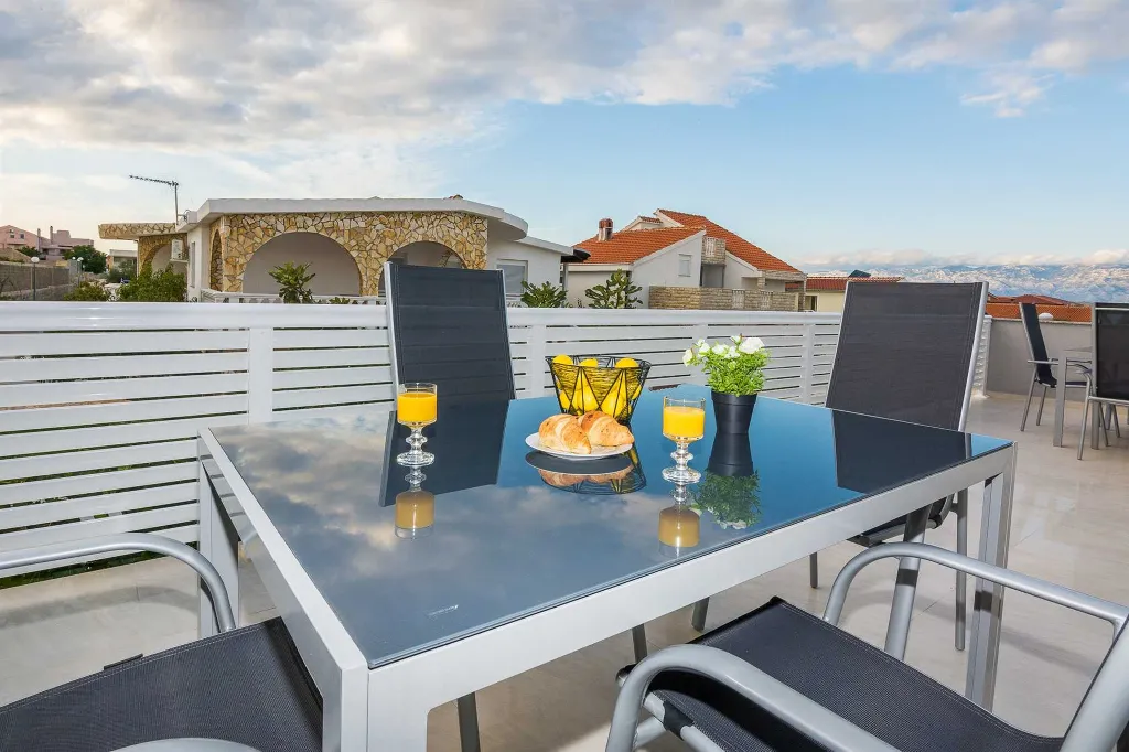 1-Bedroom Apartment in Vir for Up to 4 Guests