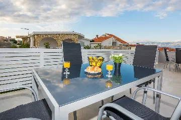 1-Bedroom Apartment in Vir for Up to 4 Guests