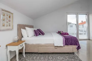 1-Bedroom Apartment in Vir for Up to 4 Guests