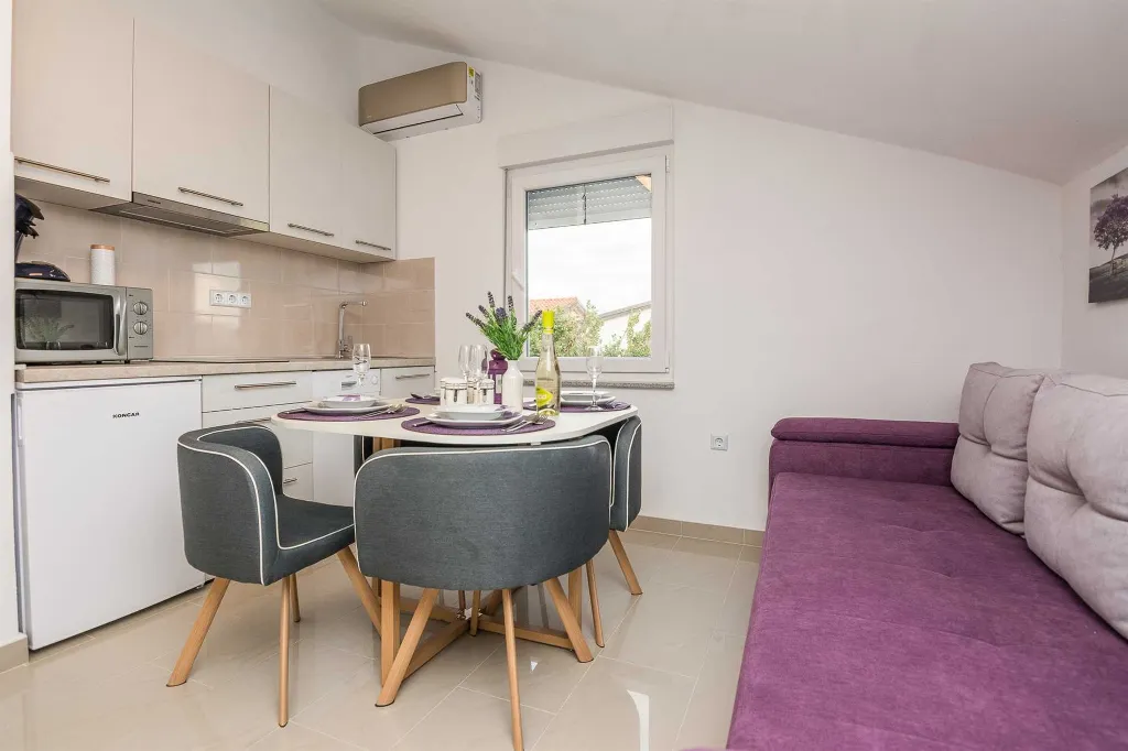 1-Bedroom Apartment in Vir for Up to 4 Guests