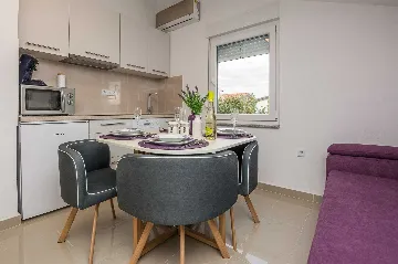1-Bedroom Apartment in Vir for Up to 4 Guests