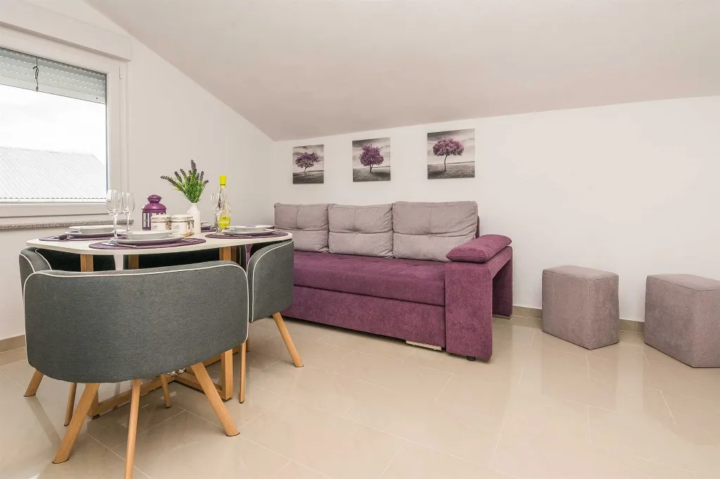 1-Bedroom Apartment in Vir for Up to 4 Guests