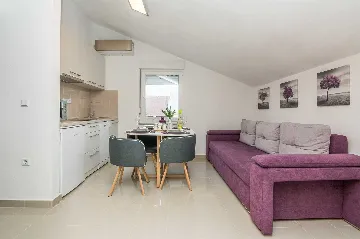 1-Bedroom Apartment in Vir for Up to 4 Guests
