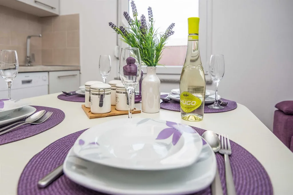 1-Bedroom Apartment in Vir for Up to 4 Guests