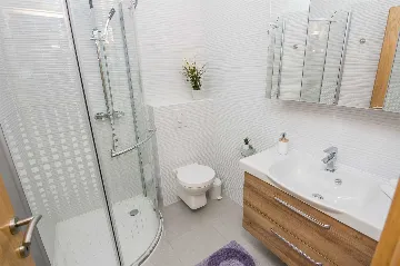 1-Bedroom Apartment in Vir for Up to 4 Guests