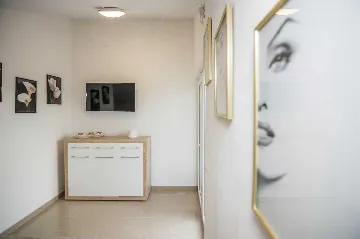 1-Bedroom Apartment in Vir for Up to 4 Guests