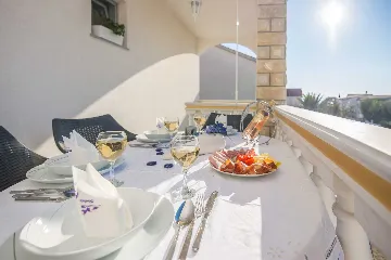 Vir Apartment for 4 Guests with Sea-View Balcony