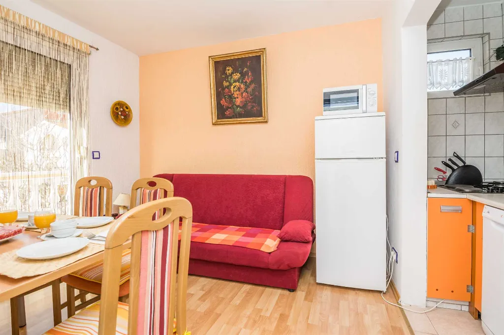 Vir Apartment for 4 Guests with Sea-View Balcony