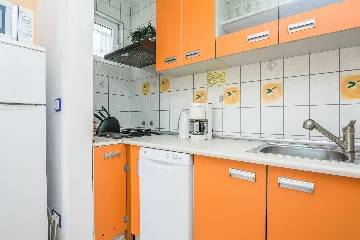 Vir Apartment for 4 Guests with Sea-View Balcony