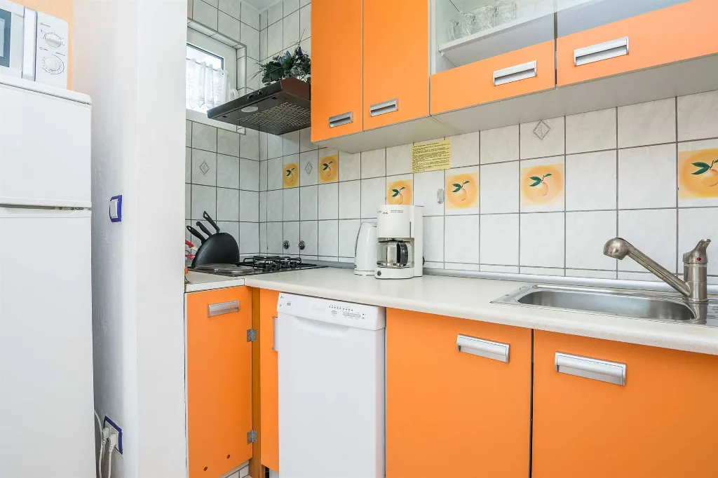 Vir Apartment for 4 Guests with Sea-View Balcony