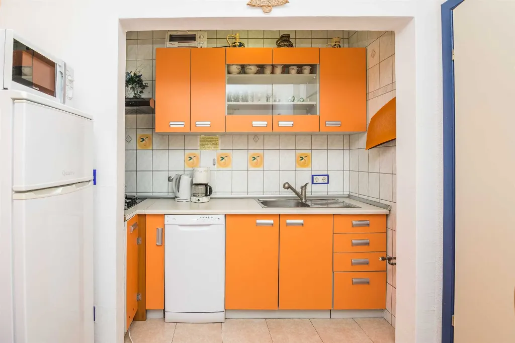 Vir Apartment for 4 Guests with Sea-View Balcony