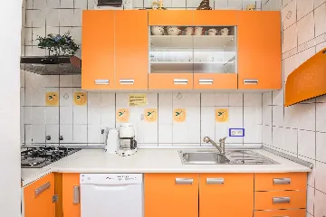 Vir Apartment for 4 Guests with Sea-View Balcony