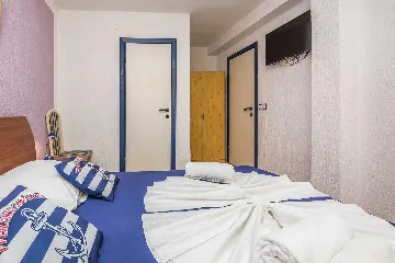 Vir Apartment for 4 Guests with Sea-View Balcony