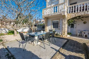 Vir Apartment for 4 Guests with Sea-View Balcony