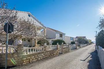 Vir Apartment for 4 Guests with Sea-View Balcony