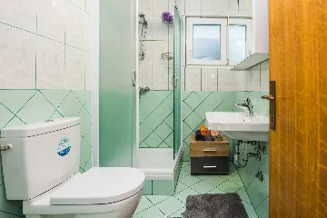 Ground-Floor Apartment in Vir for 2–4 Guests