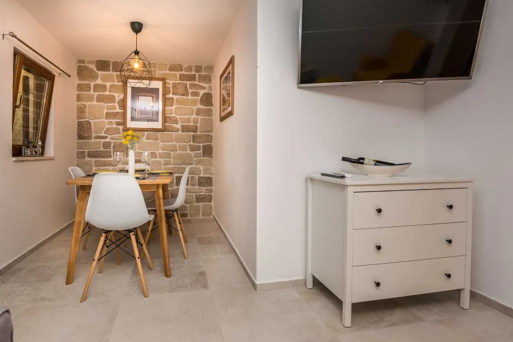 Vir Apartment for 4 with Covered Terrace