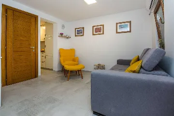 Vir Apartment for 4 with Covered Terrace