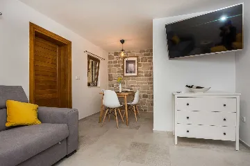 Vir Apartment for 4 with Covered Terrace