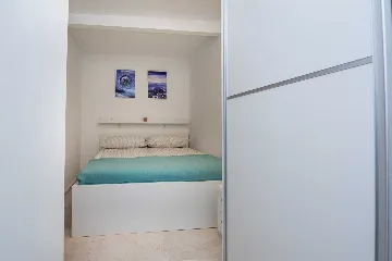 Vir Apartment for 4 with Covered Terrace