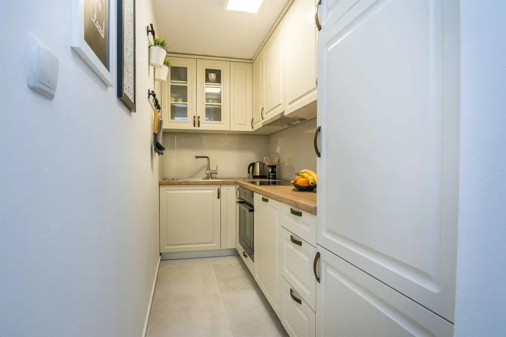 Vir Apartment for 4 with Covered Terrace