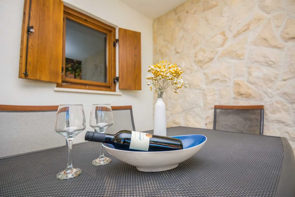 Vir Apartment for 4 with Covered Terrace