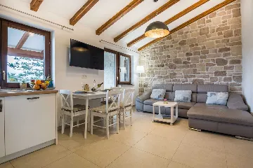 Vir Stone House Apartment with Covered Balcony