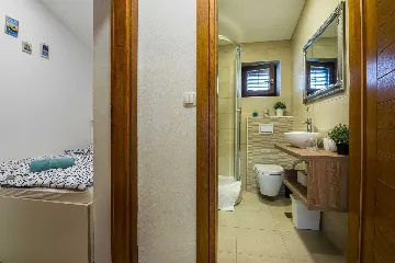 Vir Stone House Apartment with Covered Balcony