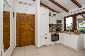 Vir Stone House Apartment with Covered Balcony