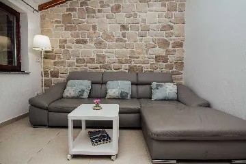 Vir Stone House Apartment with Covered Balcony