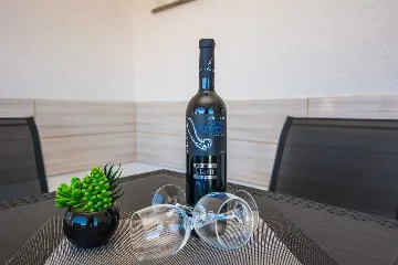 Apartment with Terrace near Lučica Beach, Vir