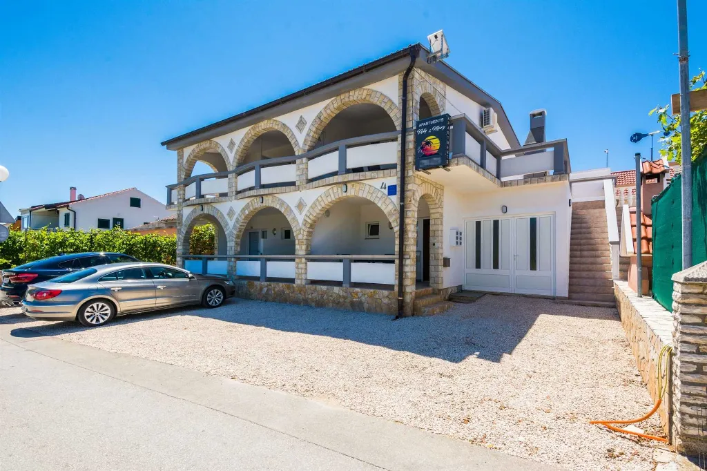 Vir Apartment for 2–4 Guests, 250 m to Pebble Beach