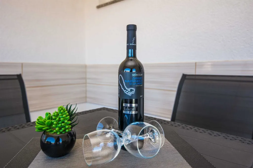 Vir Apartment for 2–4 Guests, 250 m to Pebble Beach