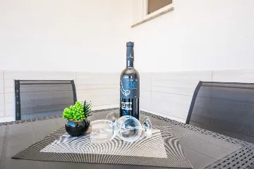 Vir Apartment for 2–4 Guests, 250 m to Pebble Beach