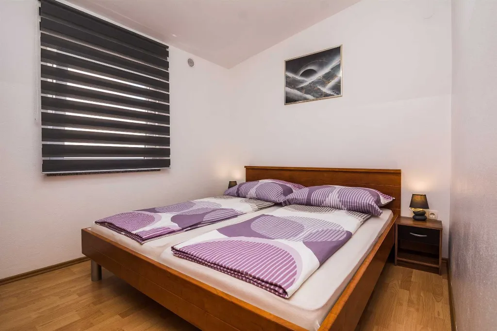 Vir Apartment for 2–4 Guests, 250 m to Pebble Beach
