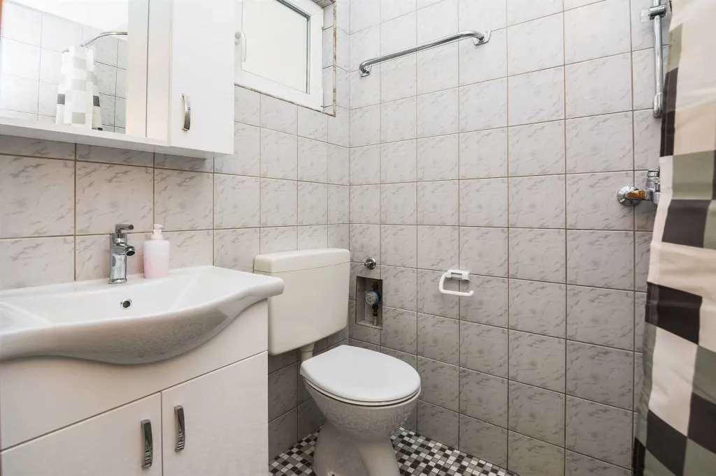 Vir Apartment for 2–4 Guests, 250 m to Pebble Beach
