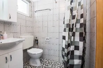 Vir Apartment for 2–4 Guests, 250 m to Pebble Beach