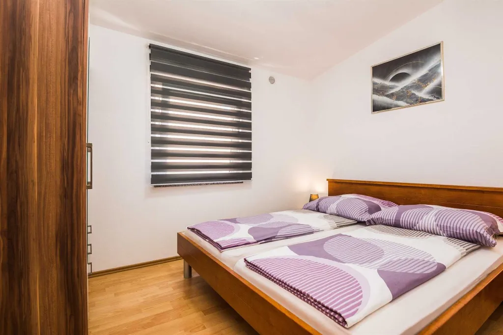 Vir Apartment for 2–4 Guests, 250 m to Pebble Beach