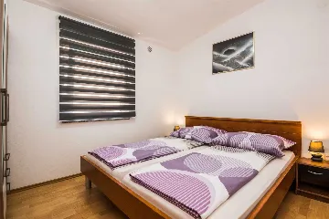 Apartment in Vir for 2–4 Guests near Pebble Beach