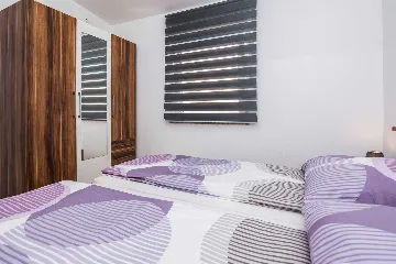 Quiet 1-Bedroom Apartment in Vir, 250 m to Beach